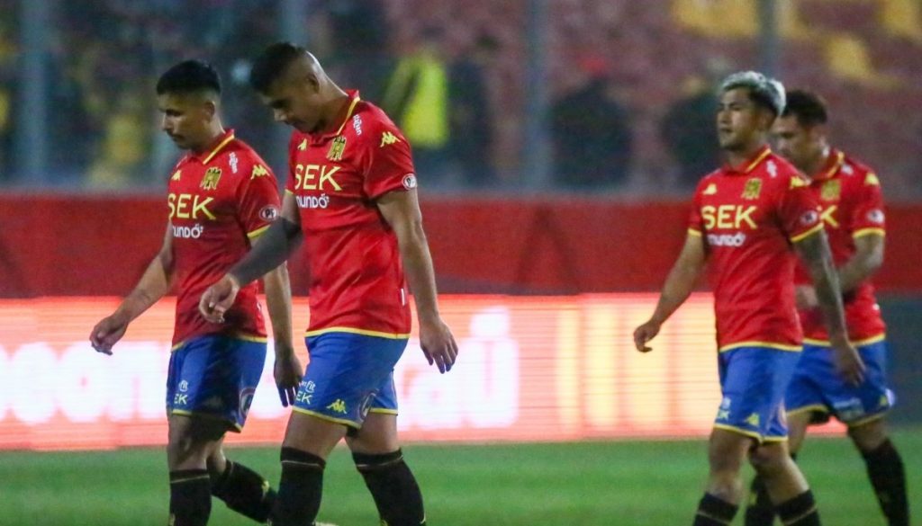 Problemas Fútbol Chileno - Problemas Fútbol Chileno: Sanciones y Fallas de Infraestructura