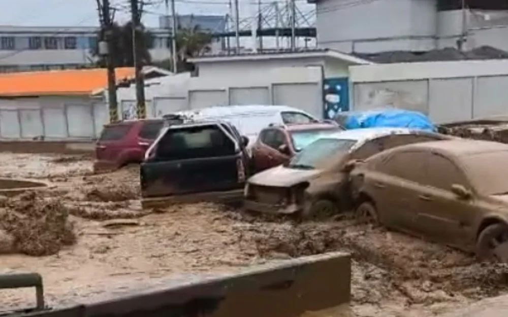 Alerta sanitaria en Tarapacá y Antofagasta por riesgos asociados con los aluviones