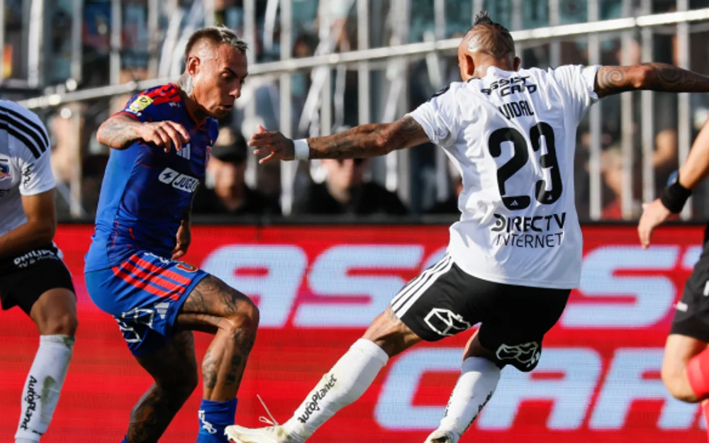 Universidad de Chile y Colo Colo disputan en el Nacional el Superclásico 200