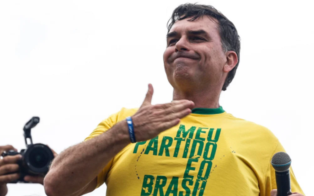 Bolsonaro inició su campaña con ataques a Lula y promesas de "recuperar la soberanía de Brasil"