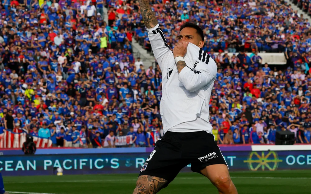 Javier Correa volvió a poner en ventaja a Colo Colo ante la U