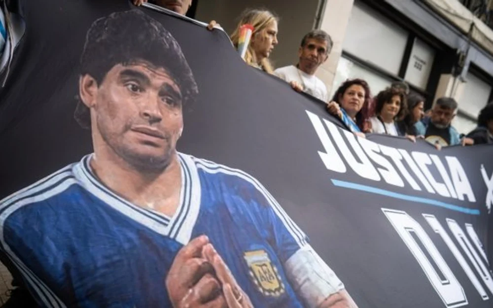 Psiquiatra de la junta médica aseguró que Maradona debió ser ingresado en una clínica