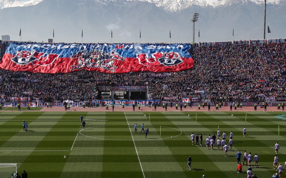 El multitudinario banderazo de la U en el Nacional de cara al Superclásico