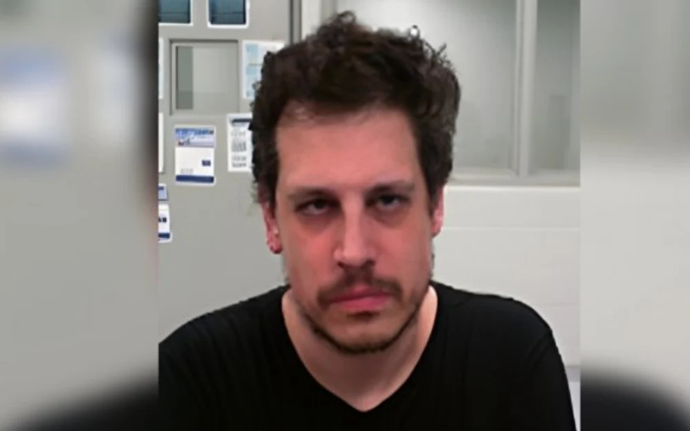 Influencer ultraderechista que pedía a gritos las expulsiones masivas fue deportado de EE.UU.