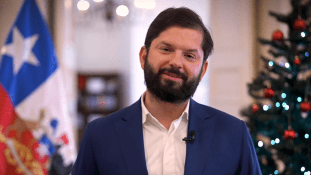 Boric: Llamado Navideño Resalta Esperanza y Desafíos 2023