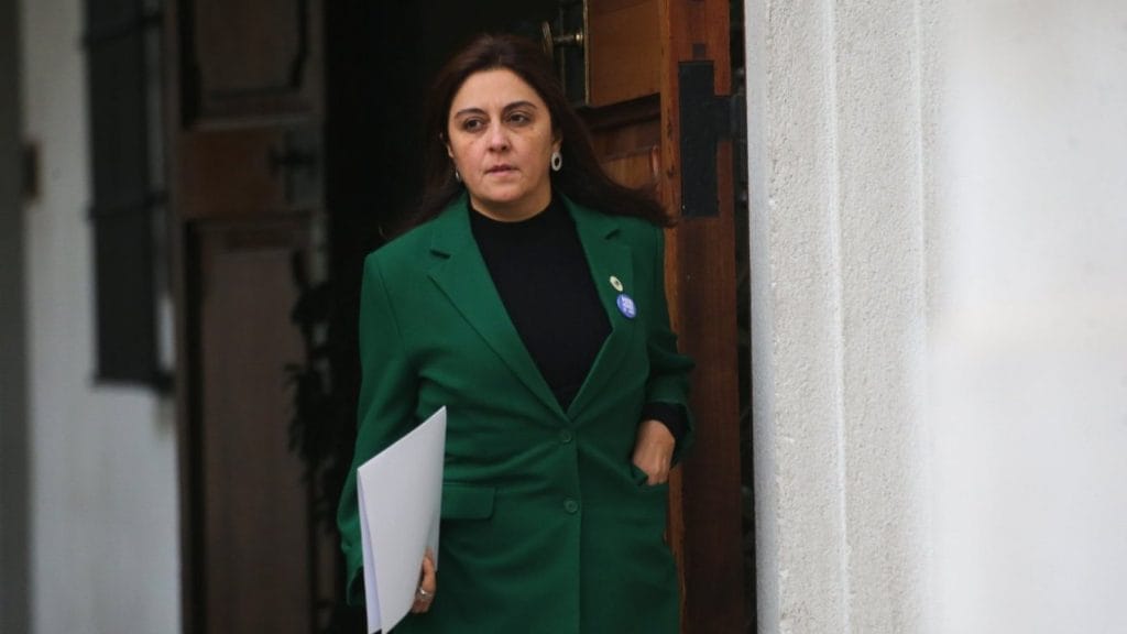 Ministra Sandoval detalla razones para no comprar casa de Allende