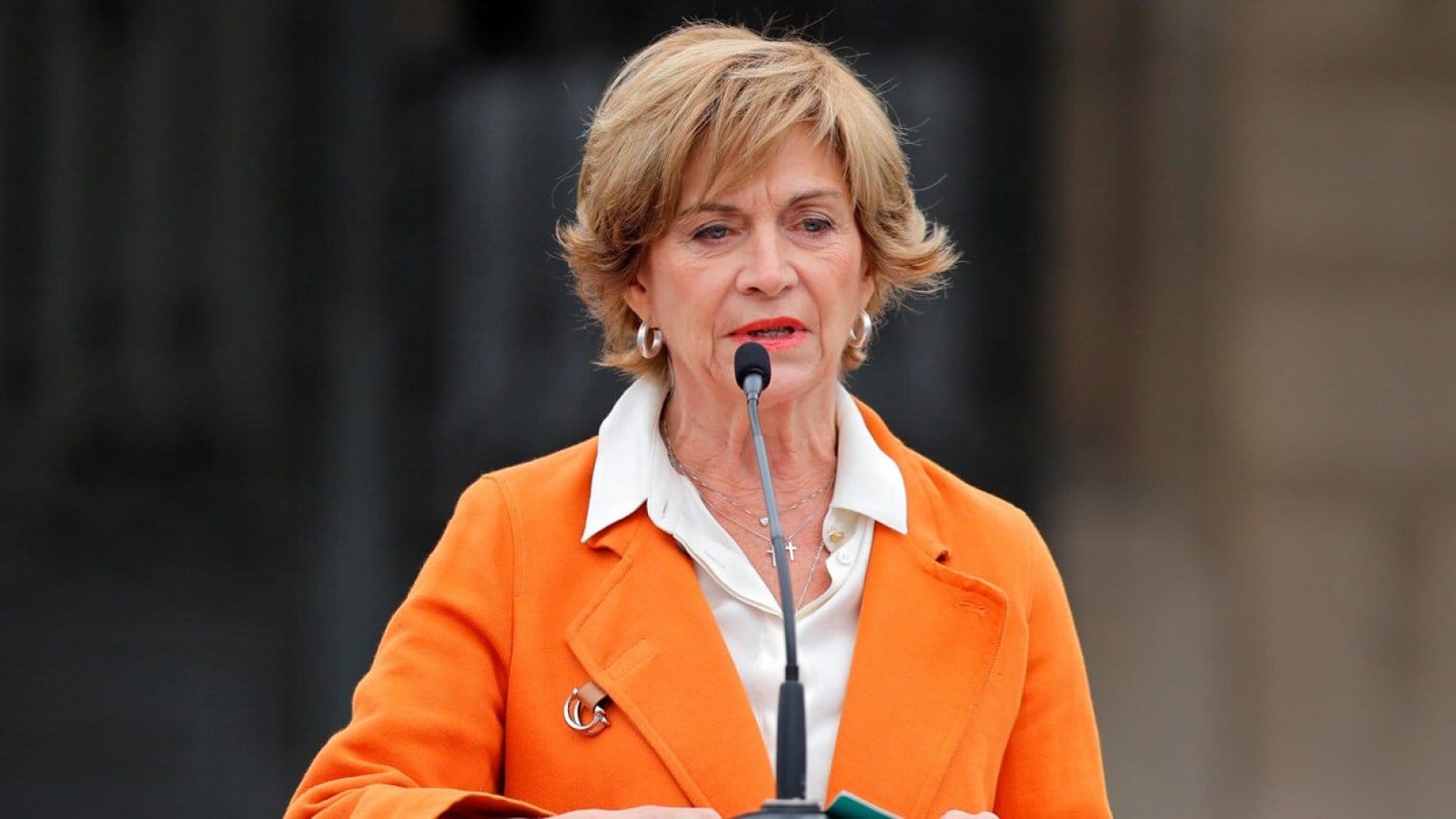 Matthei aborda proceso de reconstrucción en Valparaíso: "Es injustificable tan pobre trabajo después de un año"