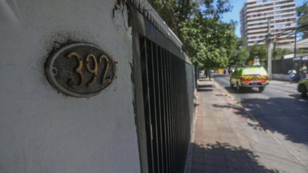 Correo de abril advertía sobre implicaciones legales de casa en Allende