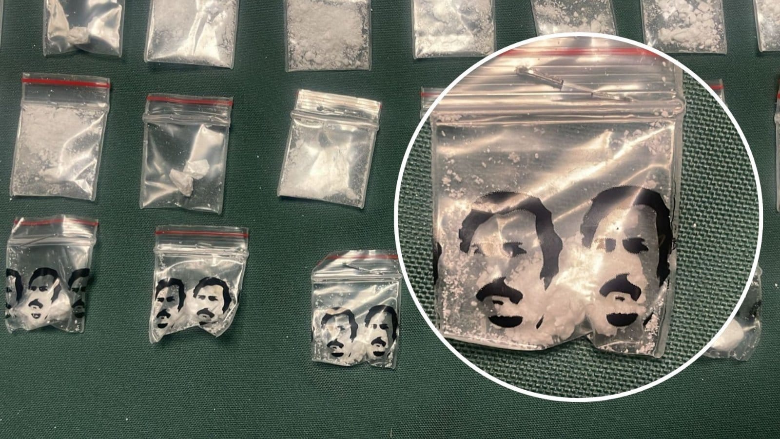 drogas en Lo Espejo - El llamativo detalle en las bolsas de droga incautadas a madre e hijo en Lo Espejo: "Tenían impresa la cara..."