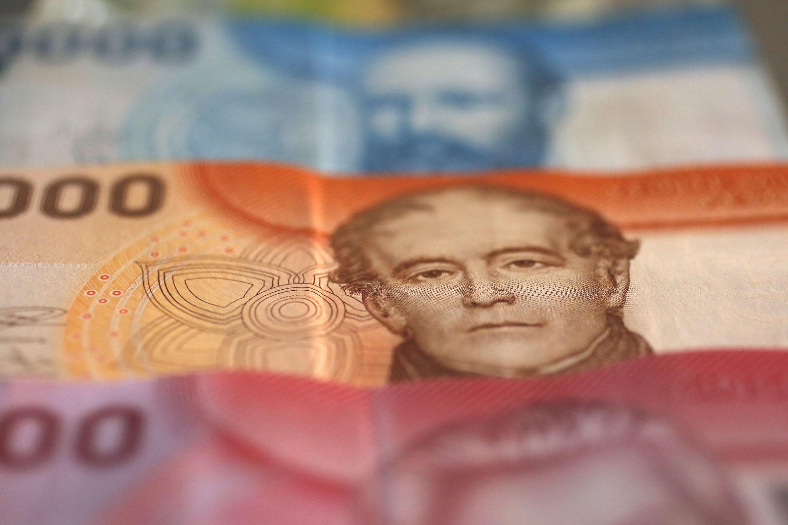 Más de $156 mil millones en fondos de cesantía no han sido retirados: ¿Quiénes pueden cobrarlos y cómo hacerlo?