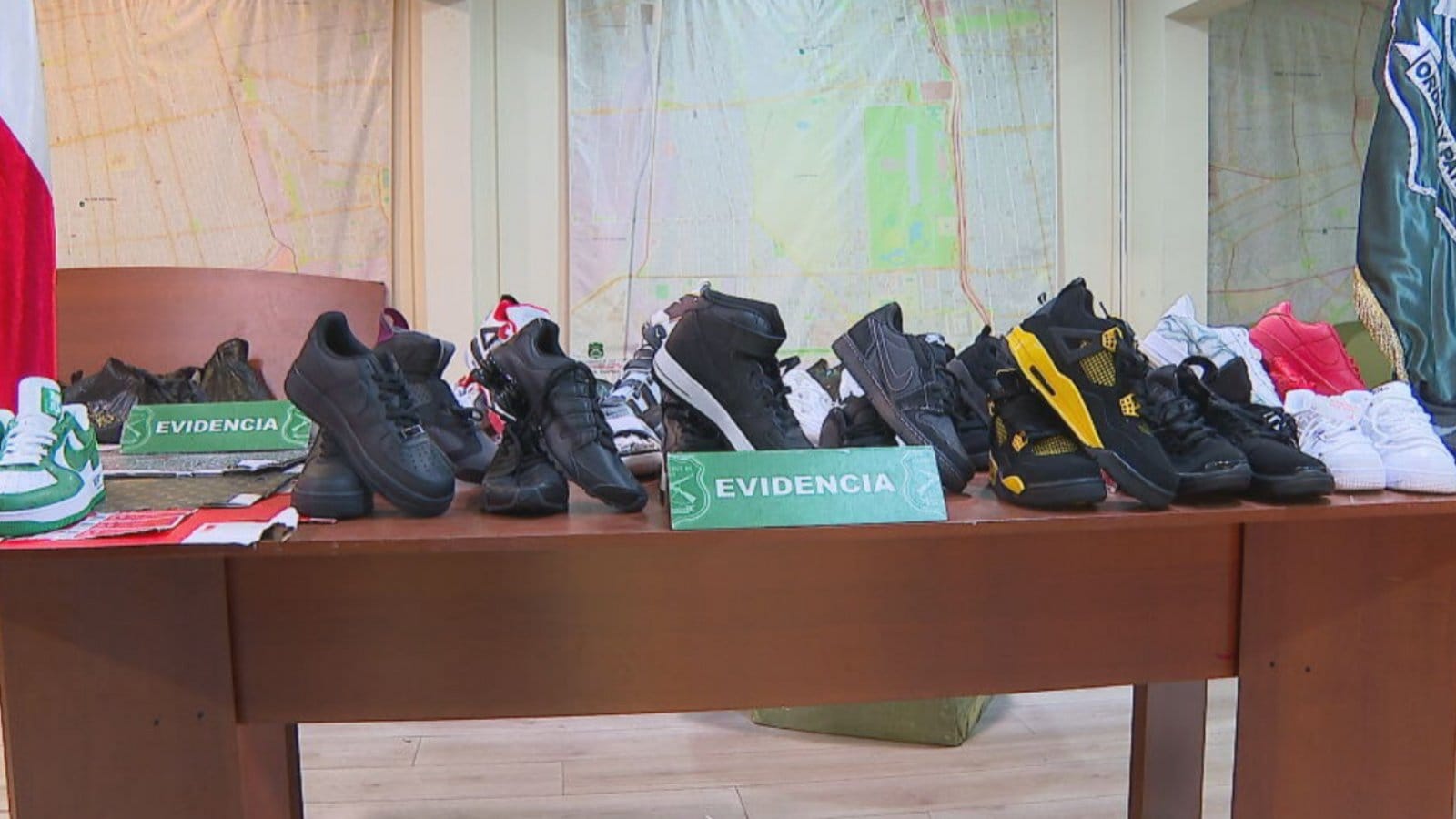 incautación zapatillas falsas - Se incautaron cerca de 2.000 zapatillas falsificadas en el Persa Biobío: dos sujetos fueron detenidos