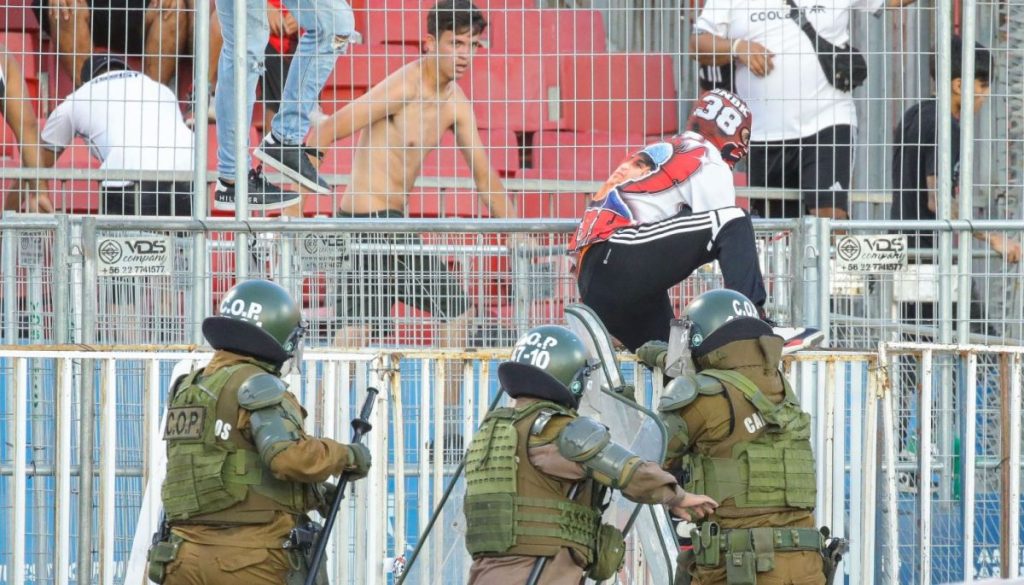 Es Inconstitucional la Presencia de Carabineros en Estadios Chilenos