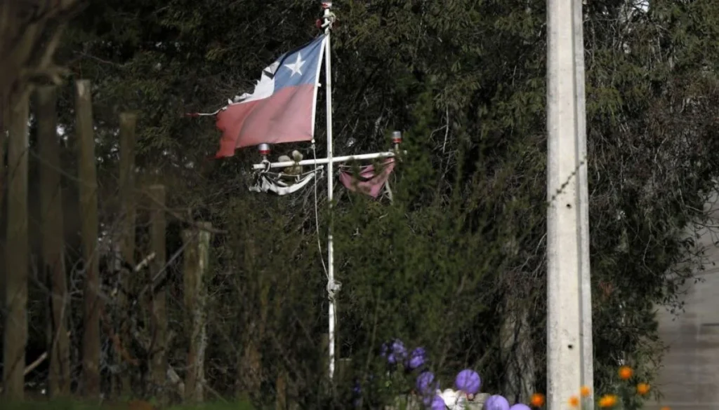 Buscan Familiares para Reubicar Animitas en Obras de Efe Trenes