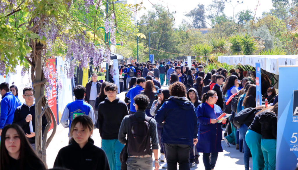 Feria Futuros Líderes 2025: Innovación y Oportunidades en Colina
