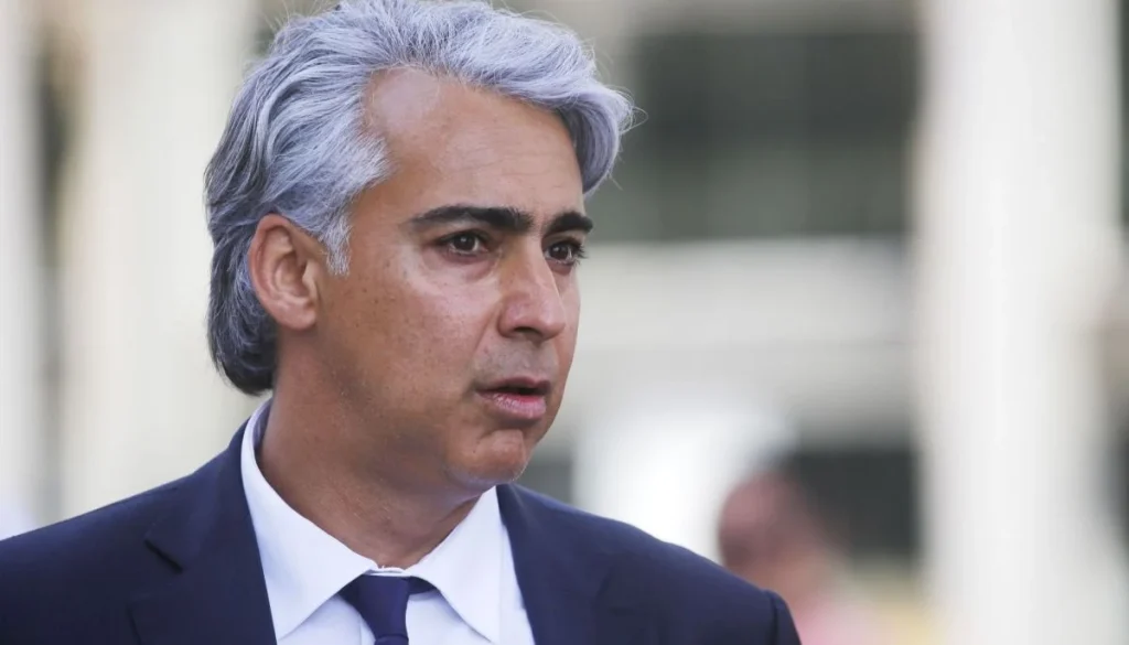 Enríquez-Ominami Sufre Robo de Auto en Pleno Providencia, Chile