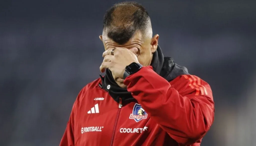 Jorge Almirón Continúa en Colo Colo a Pesar de Rumores de Salida