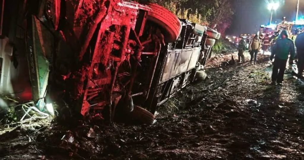 Accidente de Bus en Loncoche Deja 43 Heridos en la Ruta 5 Sur