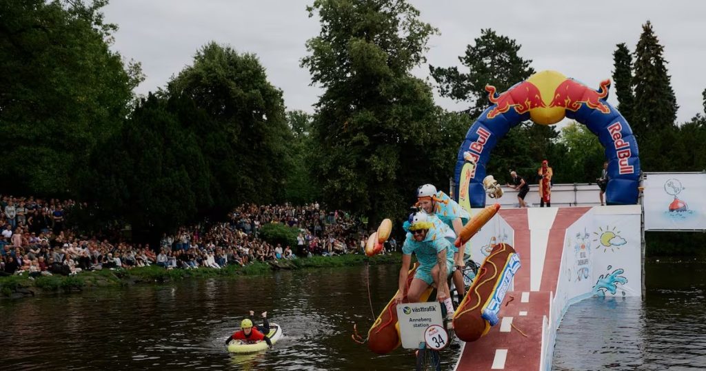 Red Bull al Agua Pato Chile: Creatividad y Desafío en Bicicleta