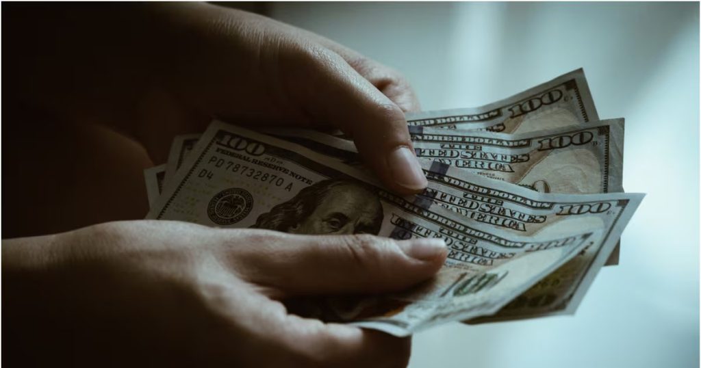 Dólar Sube en Chile: Impacto Global y Perspectivas Locales