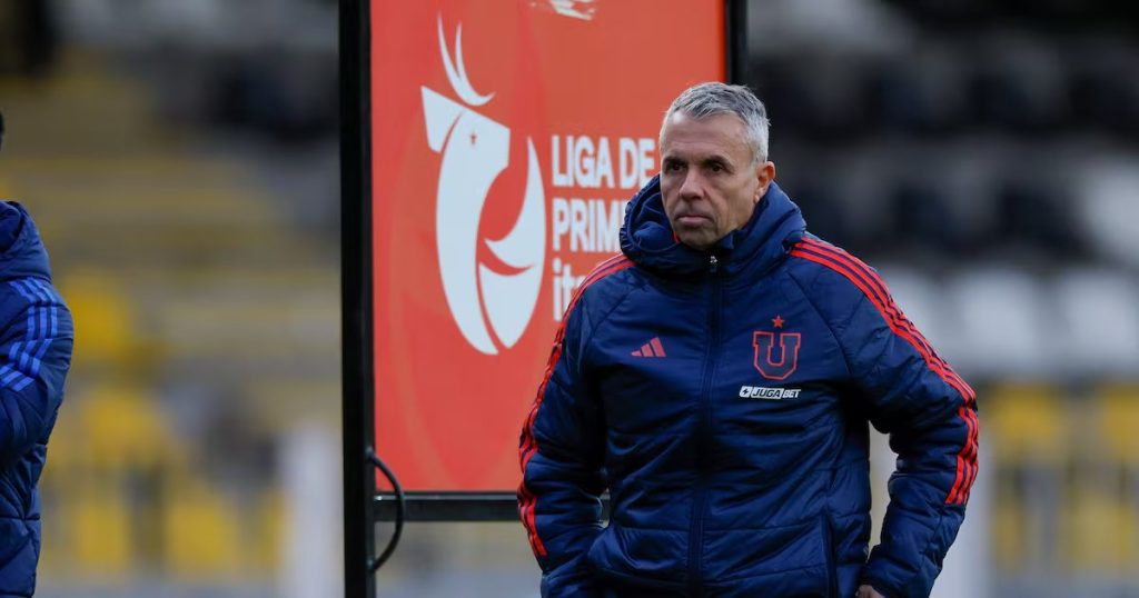 U de Chile busca salir del bache tras mea culpa de Álvarez