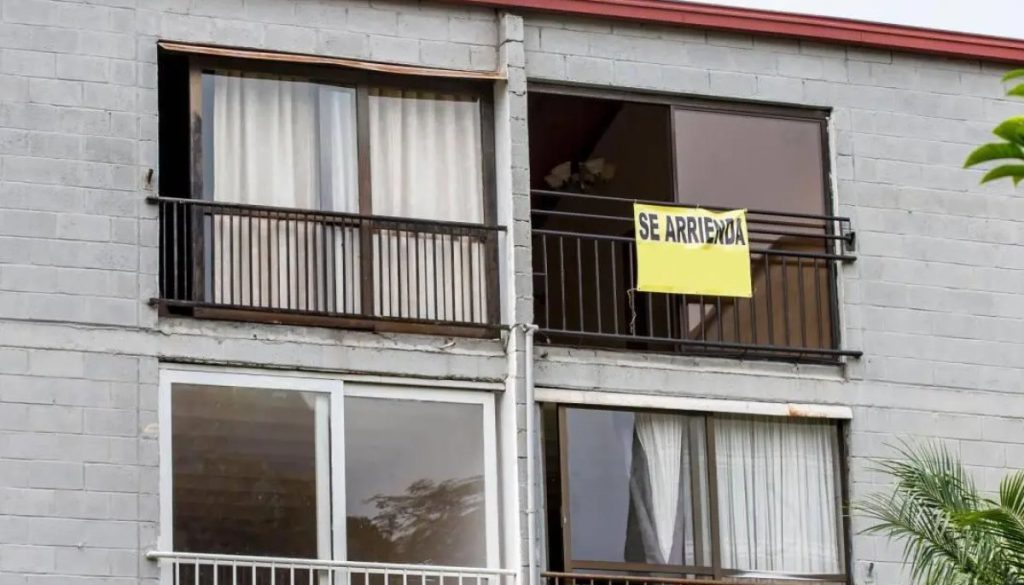 Dueño de Valle Viejo Propone Sexo como Pago de Arriendo