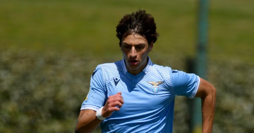 Impactante Regreso de Mussolini a Lazio Genera Controversia