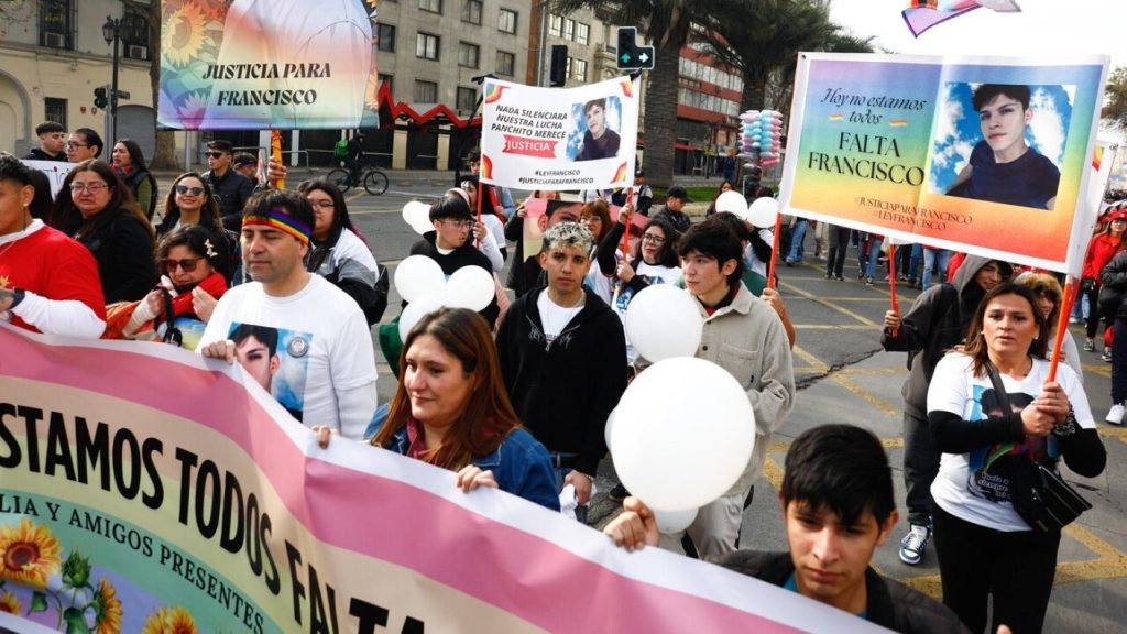 Familiares y amigos exigen justicia por Francisco Albornoz