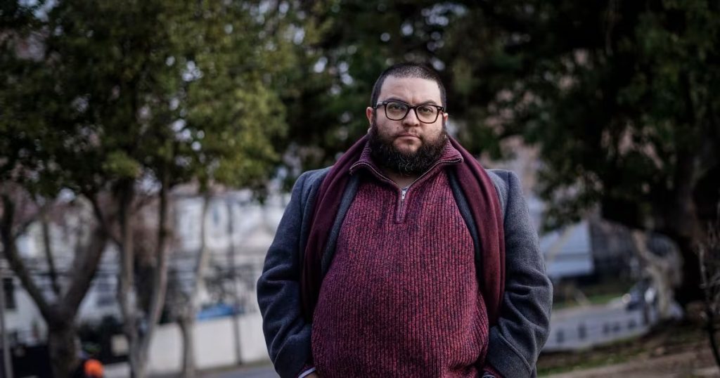 Simón Soto y su visión sobre el poder del ensayo literario