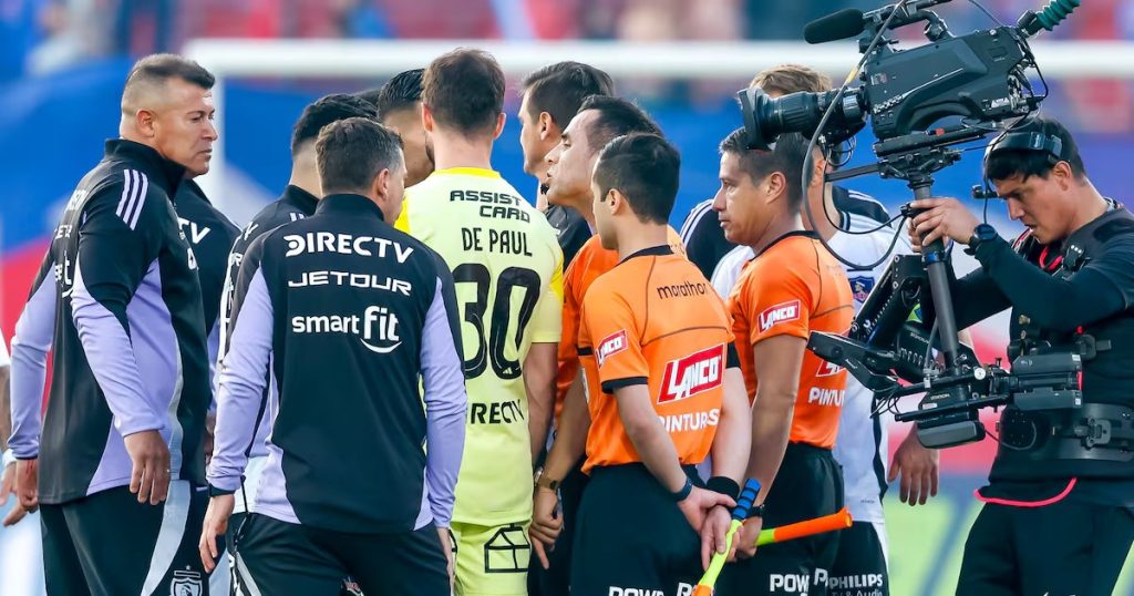 Denuncia de la ANFP a Almirón: ¿Robo en el Superclásico?