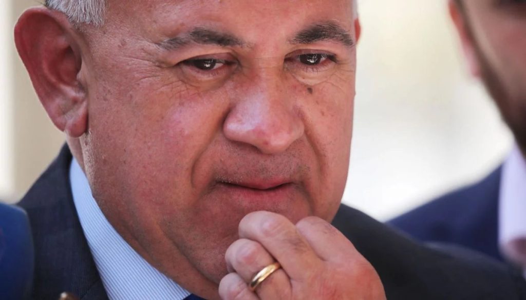 Eric Aedo desafía a la DC con su apoyo a Jeannette Jara