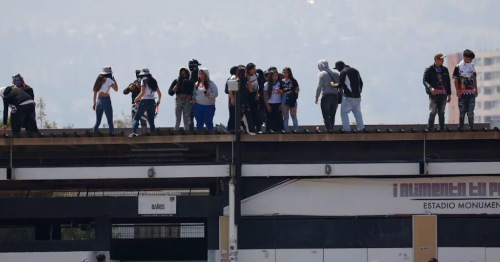 Controversia por Autorización del Arengazo de Colo Colo