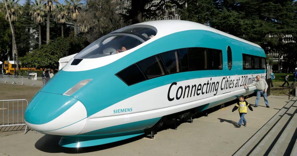 Trump cancela financiación del tren bala en California