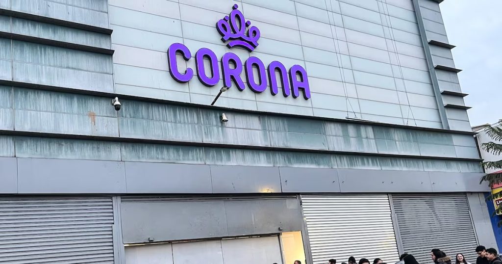 Multitiendas Corona enfrenta crisis judicial y acusa a su abogado.