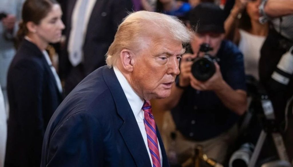 Trump lleva a The Wall Street Journal a tribunales por carta polémica