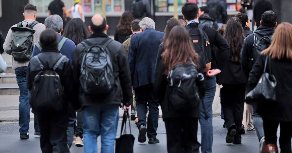 Desempleo en Chile: Análisis del Perfil y Duración en 2025