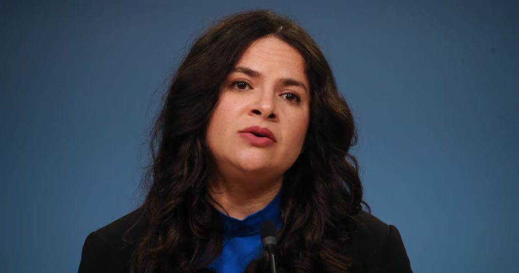 Desinformación en redes sociales perjudica la imagen de Evelyn Matthei