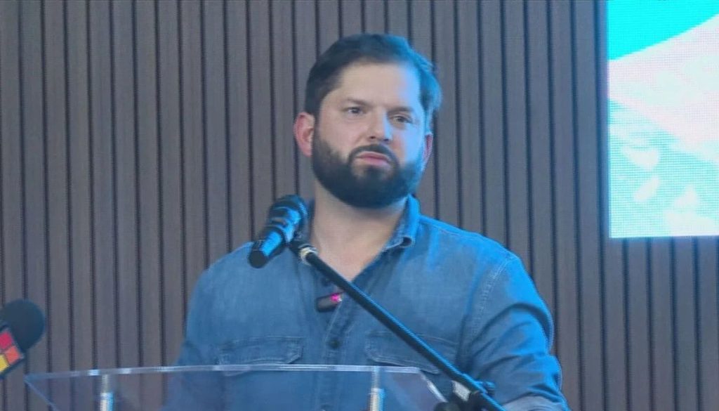 Boric destaca promesas clave en aniversario del Frente Amplio