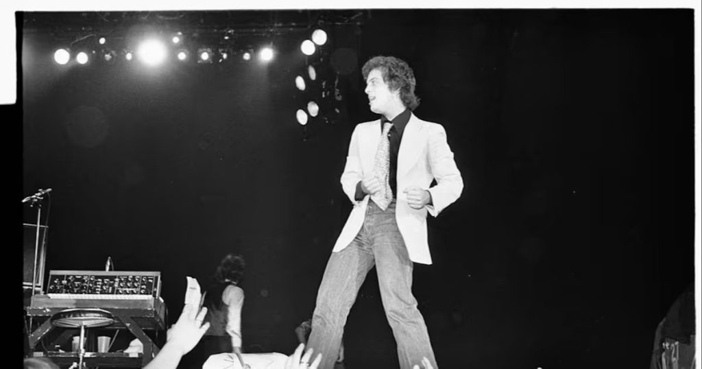 Descubre el Documental de Billy Joel: La Leyenda en Max