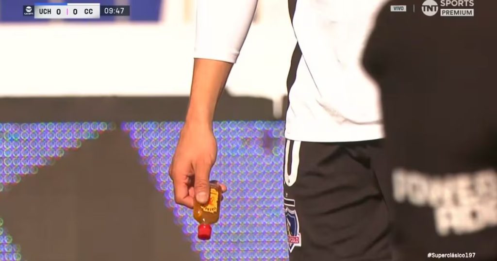 Proyectil Interrumpe Superclásico entre Colo Colo y la U