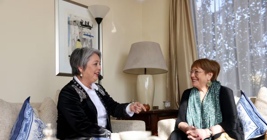 Bachelet se Mantendrá como Consejera, No en el Comando Electoral