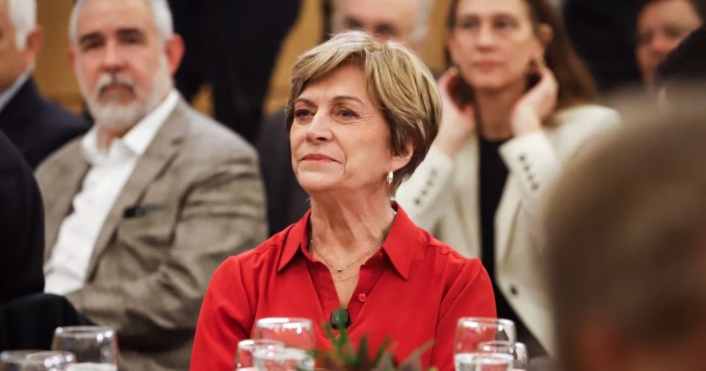 Evelyn Matthei se Mantiene Firme en la Carrera Presidencial