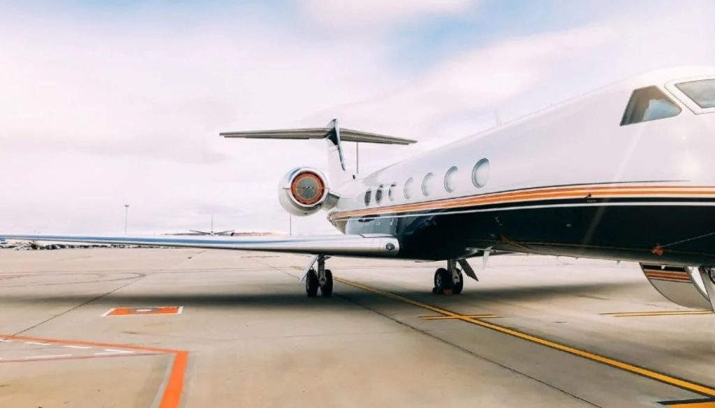 Impactante Accidente en Italia: Hombre Muere Atrapado en Motor de Avión