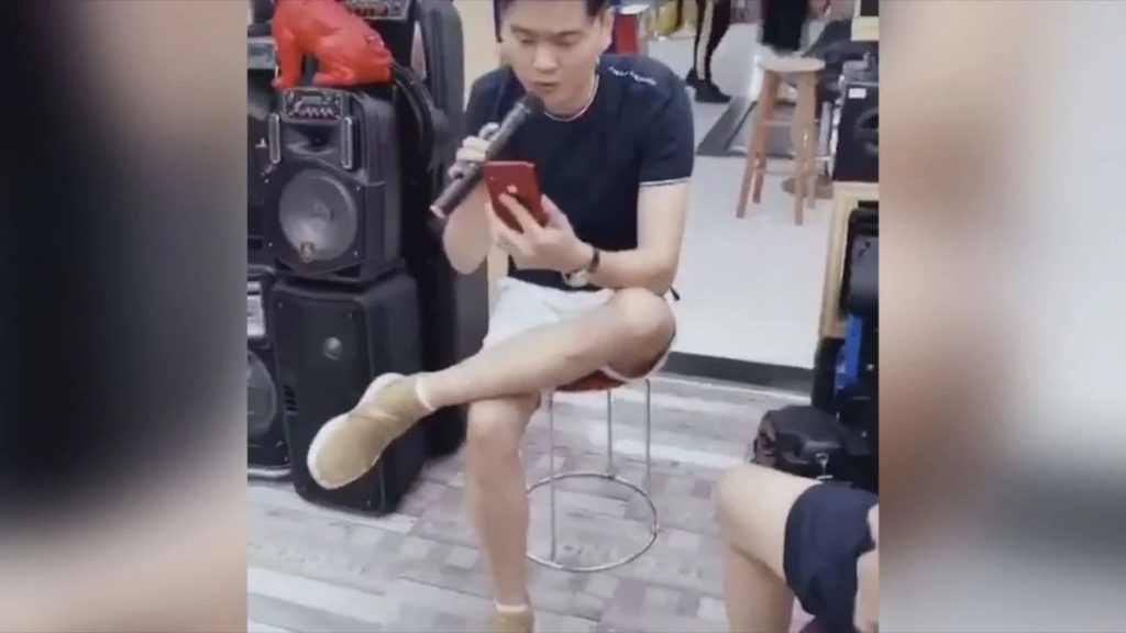 Incendio en Bodegas Ilegales de Santiago: Investigación en Curso