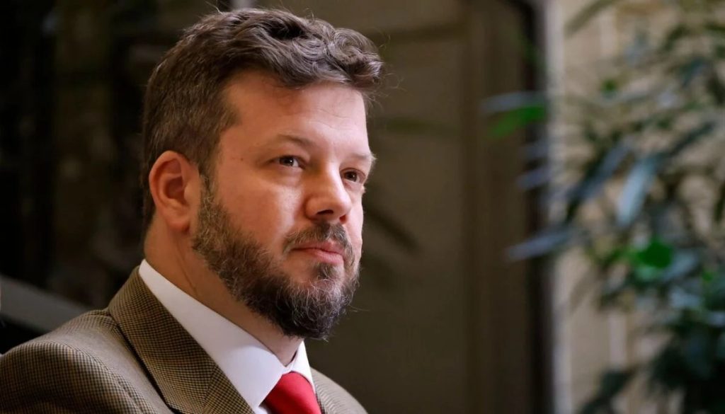 Kaiser y el Debate sobre los Golpes de Estado en Chile