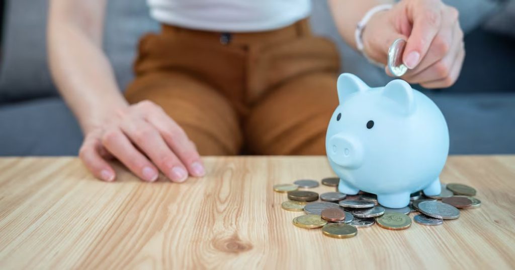 Mujeres en Chile Lideran en Ahorro, pero con Menores Saldos