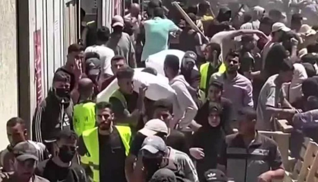 Ayuda Humanitaria Llega a Gaza en Medio de Tensiones Globales