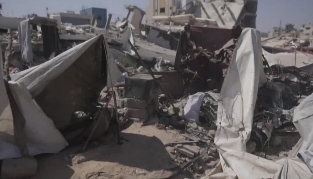 Crisis en Gaza: Muertos en Ataques a Centros de Ayuda Humanitaria