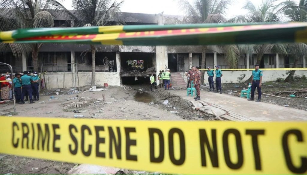 Tragedia Aérea en Bangladés: 27 Muertos, 25 Niños Fallecidos