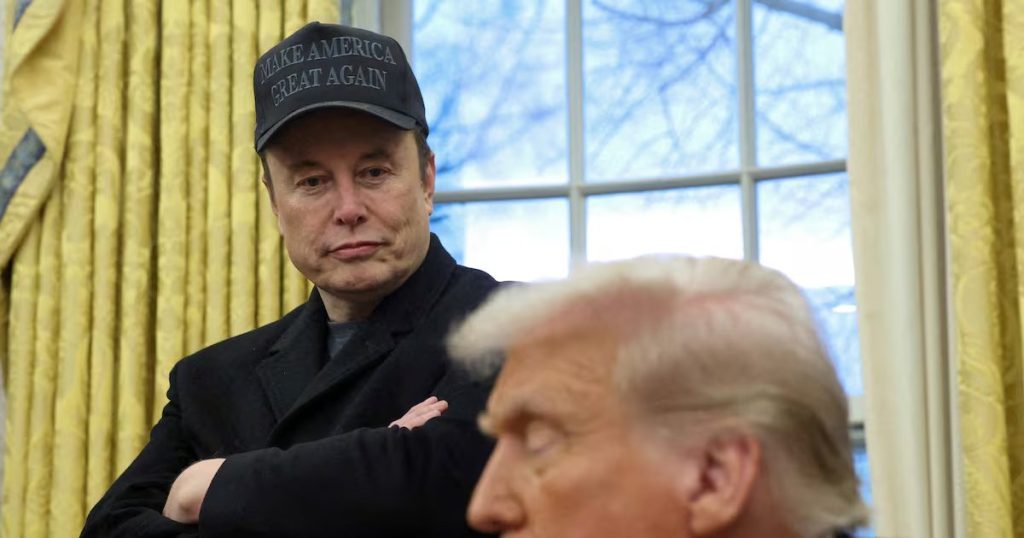 Trump critica a Musk por su posible nuevo partido político
