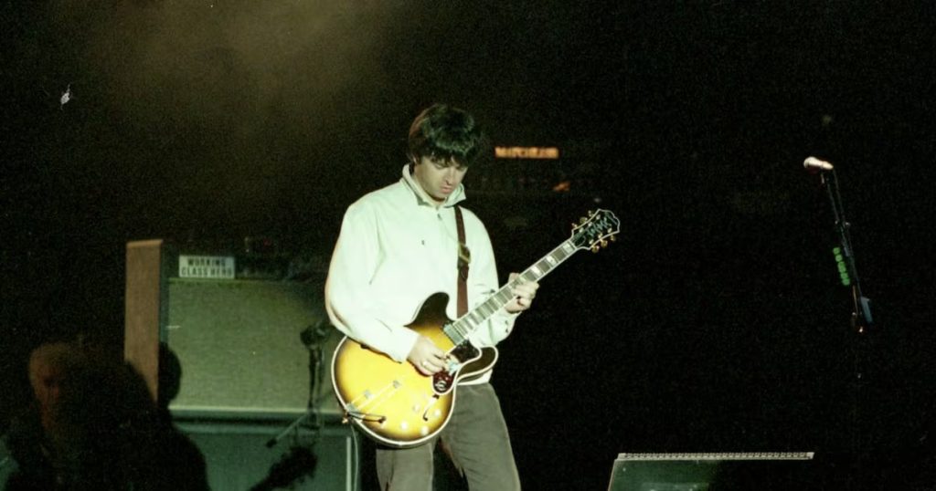 Noel Gallagher sorprende como DJ en una radio chilena en 1998